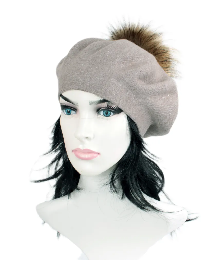 W503C Beżowy  Beret damski z Naturalnym pomponem