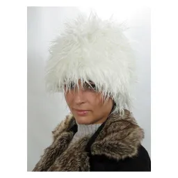 W60A White Warm Winter Hat Made Of Acrylic Insulated With Fleece