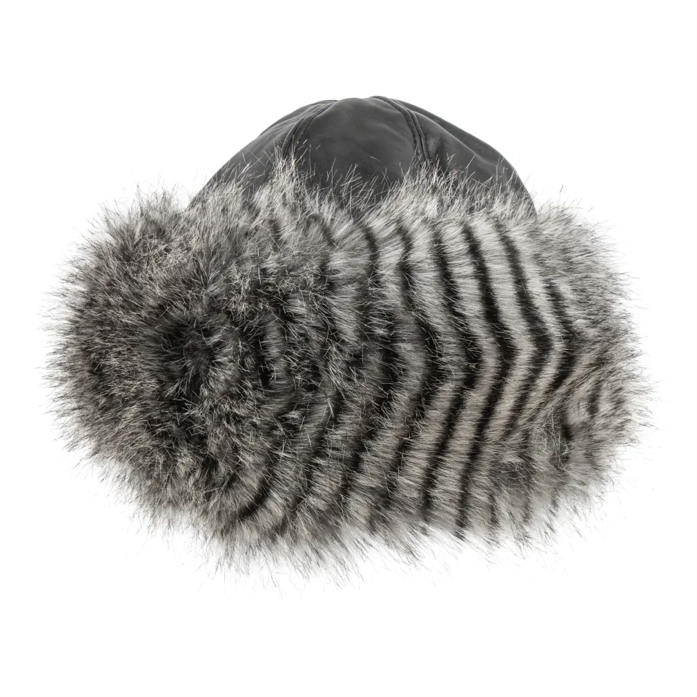 W222E Black A Warm Toque With Eko-Leather With Fur