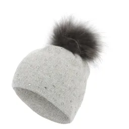 W320B Jasnoszara Polar Fashion czapka zimowa elegancka wykonana z kaszmiru bawełny pompon z jenota