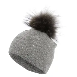 W320C Ciemnoszara Polar Fashion czapka zimowa elegancka wykonana z kaszmiru bawełny pompon z jenota