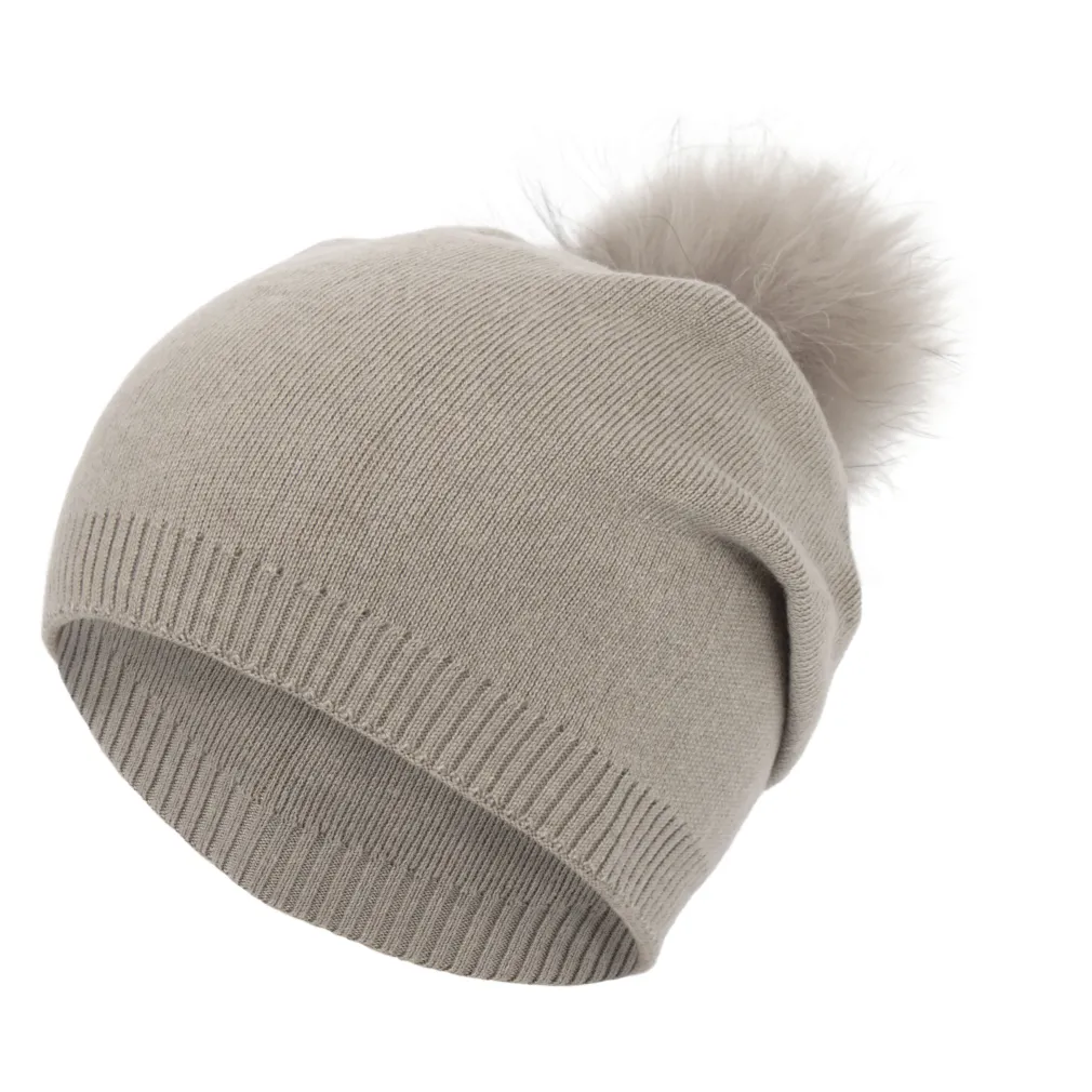 W439C Beżowa Polar Fashion czapka zimowa beanie wykonana z kaszmiru i wiskozy pompon z jenota