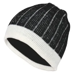 W39D Black-White A Warm Winter Hat Knitted